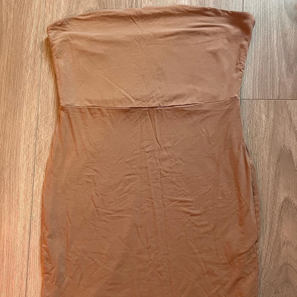 TAN BODYCON MINI STRAPLESS DRESS